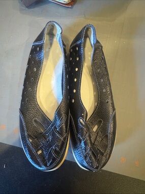 Women's Black Casual Slip-On Flats